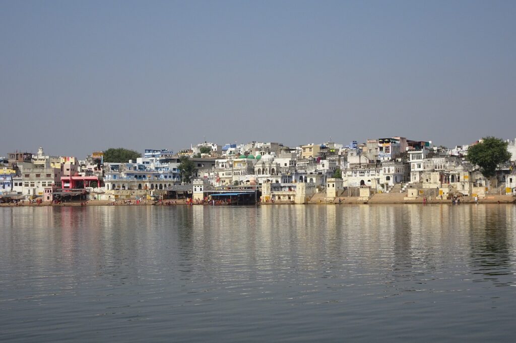 Best Things to do in Pushkar in 2 days. Pushkar Lake.