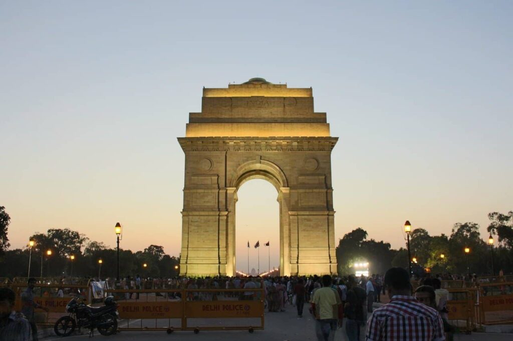 India Gate in evening with lot of people. this is one of the landmark of Delhi.