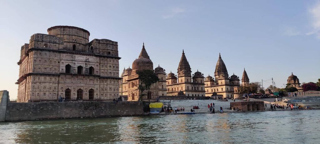 Group of Canotaphs or Chatris with people of Betwa River Ghat, This is one of the best thing to do in Orchha.