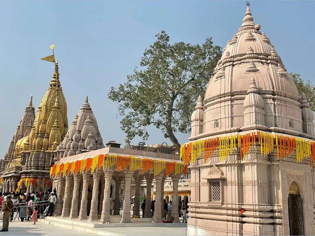 Kashi Vishwnath Temple of varanasi. One of the best thing to do in 2 days.