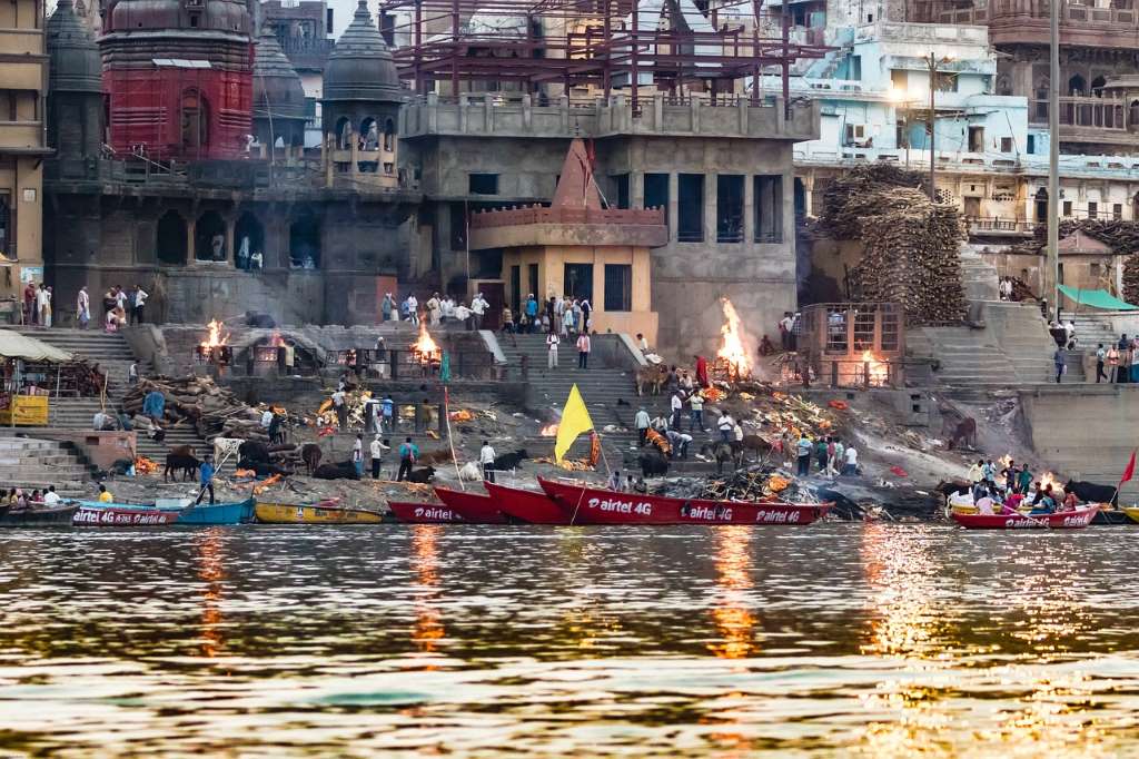 Manikarnika Ghat Varanasi, people are doing last rituals for their family members.